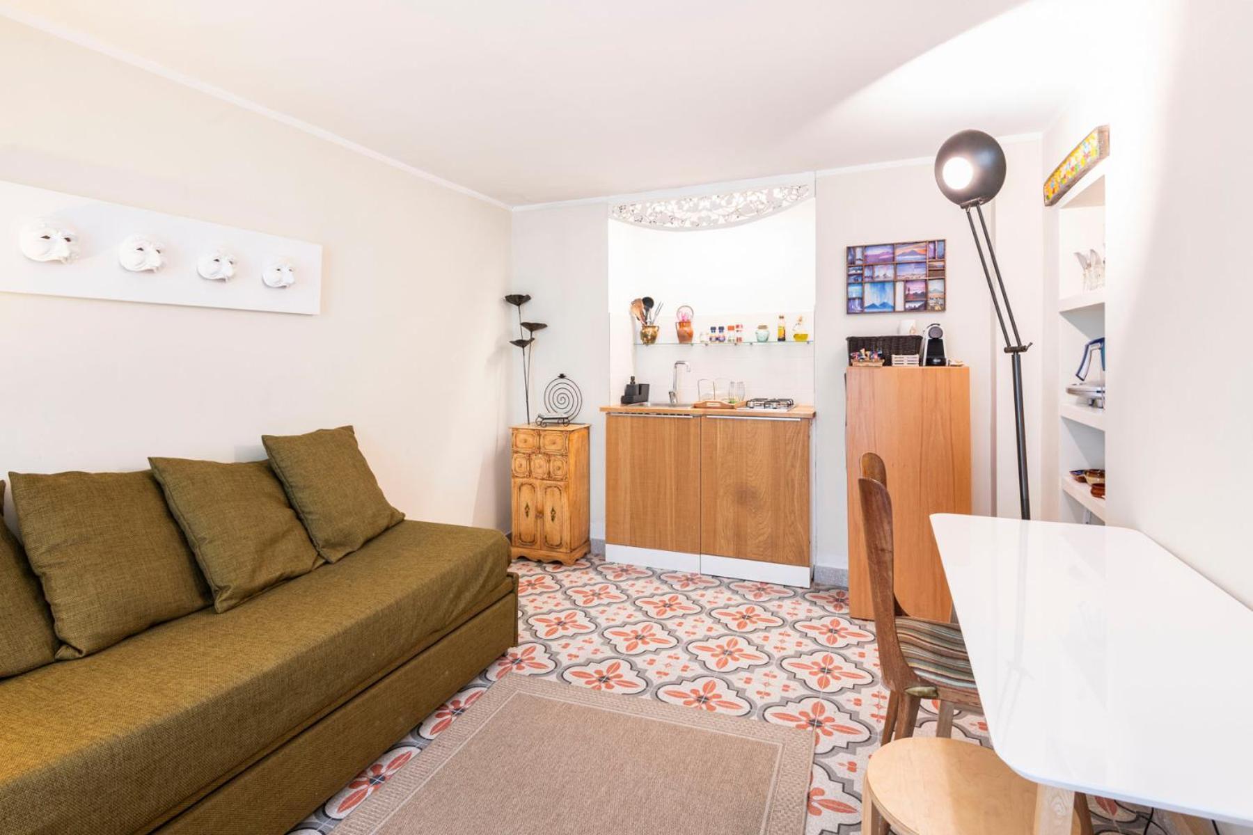 Apartment Cortile Montechia By Domusextra Naples