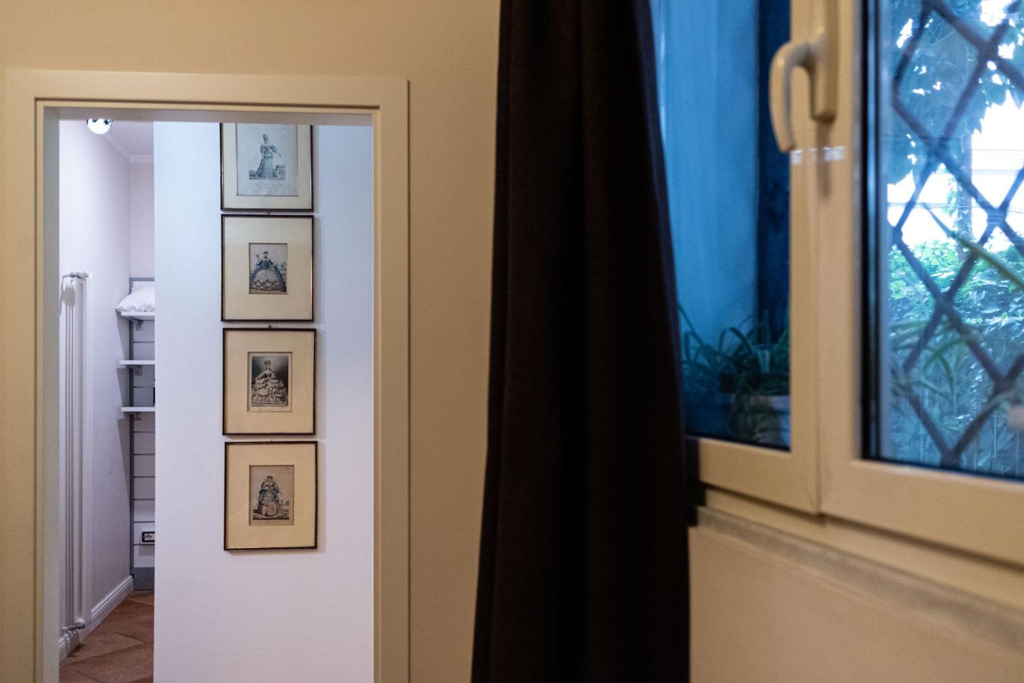Apartment Cortile Montechia By Domusextra Naples